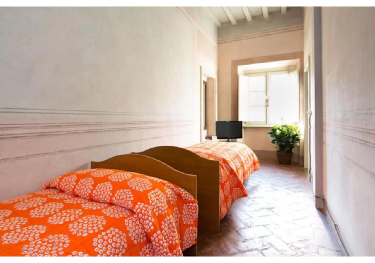 Palazzo Piazza Mazzini Hotel Пеша Екстериор снимка