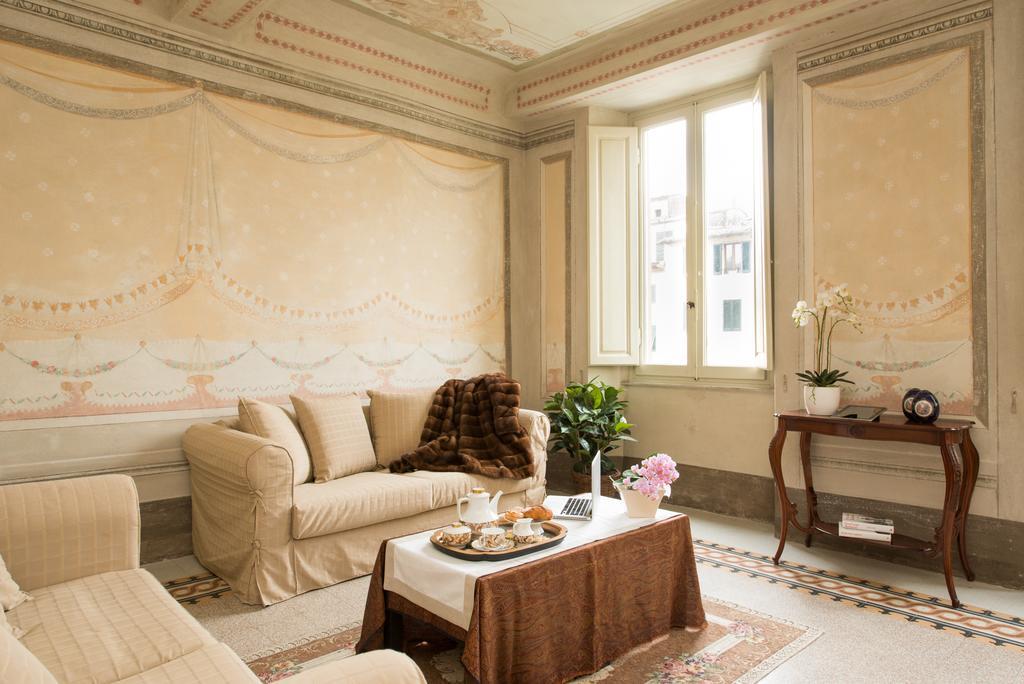 Palazzo Piazza Mazzini Hotel Пеша Стая снимка