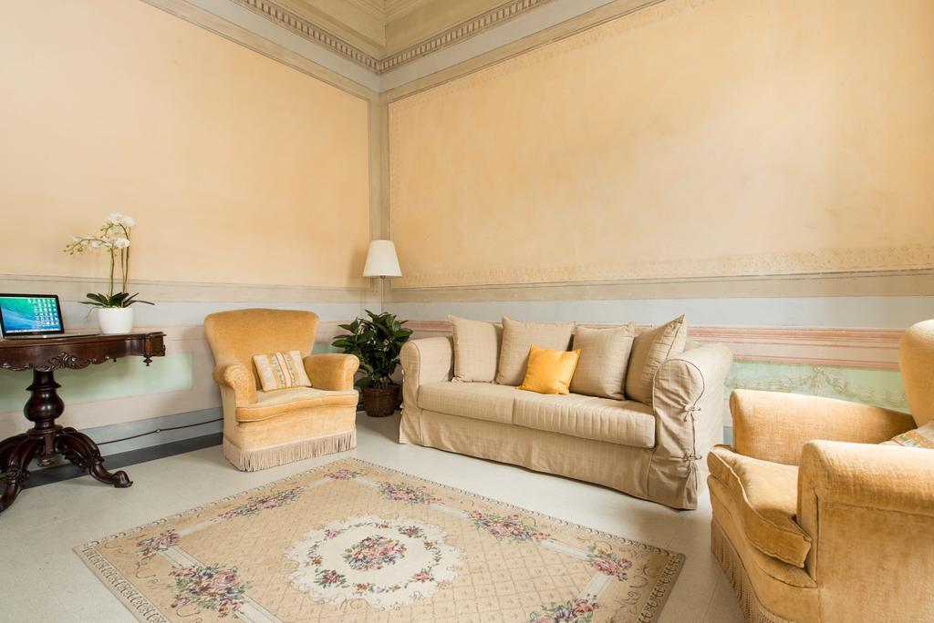 Palazzo Piazza Mazzini Hotel Пеша Стая снимка