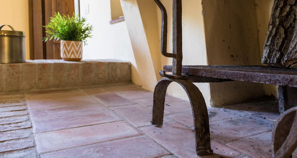 Palazzo Piazza Mazzini Hotel Пеша Екстериор снимка