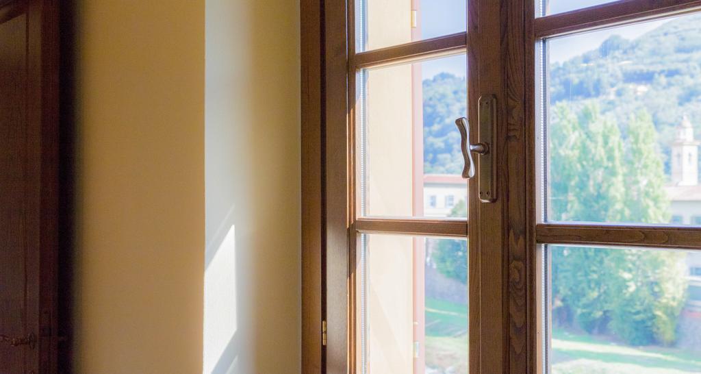 Palazzo Piazza Mazzini Hotel Пеша Екстериор снимка